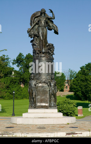 Denkmal-Skulptur zum Gedenken an Schlachten Ticonderoga New York Stockfoto