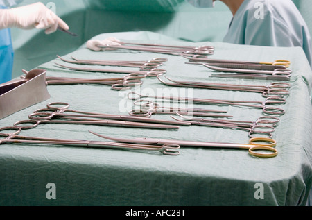 OP-Team bei der Arbeit Stockfoto