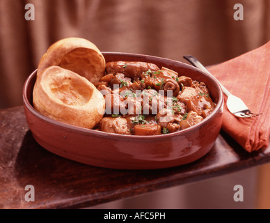 Wurst-Auflauf mit Yorkshire pudding Stockfoto