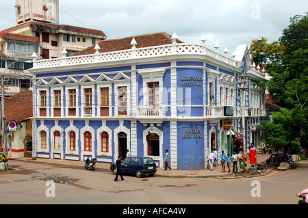 Regierung von Indien Tourist Office und Singbal Buch-Haus in Panaji, Goa, Indien Stockfoto