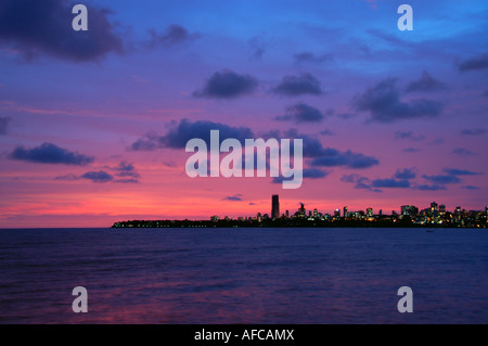 Dramatischen Sonnenuntergang in Mumbai, Indien Stockfoto