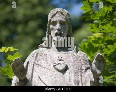 steinerne Statue auf dem Friedhof Stockfoto