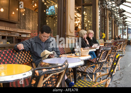 Cafe Le Brebant, 32 Boulevard Poissionniere, 9. Arrondissement, Paris, Frankreich, Herbst 2007 Stockfoto