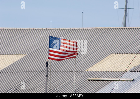 amerikanische Flagge in einer Marina in Newport Rhode island Stockfoto