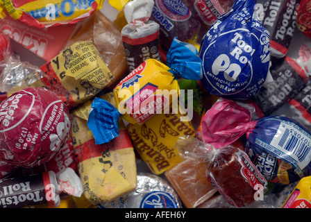 Eine Auswahl an einzeln verpackte Portion Süßigkeiten Stockfoto