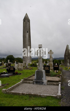 Kilmacduagh klösterliche Website County Galway Irland Stockfoto