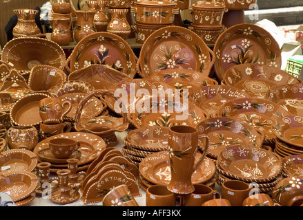 Portugal, Costa Verde, Minho District, bemalte Töpferware Keramik, Wochenmarkt in Barcelos Stockfoto