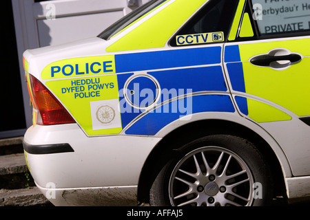 Dyfed Powys Polizeiauto mit Geschwindigkeit Kamera Zeichen mobile Geschwindigkeit Maßeinheit durch die lokalen Constabulary für Geschwindigkeitsübertretungen fangen Autofahrer Stockfoto