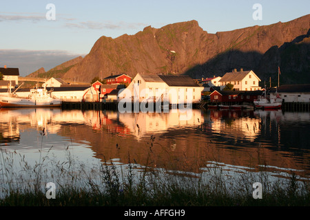 Hamnoy Hamnøy Berge Moskenesoy Insel Lofoten Inseln Norwegen Sommer Stockfoto