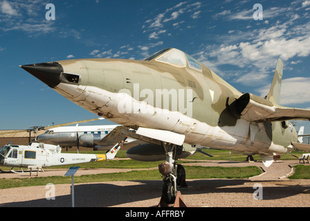 eine Republik F 105D Thunderchief auf dem Display an der South Dakota Air Space Museum in der Nähe von Rapid City Sommer 2007 Stockfoto