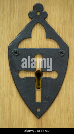 Detail der Rosette aus dem Inneren des Lancing College Chapel, West Sussex Stockfoto