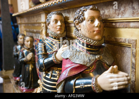 Figur des Lord Darnley kniend am Grab von Margaret Countess of Lennox Marienkapelle Westminster Abbey London England UK Stockfoto