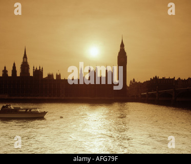 GB - LONDON: Häuser des Parlaments bei Sonnenuntergang Stockfoto