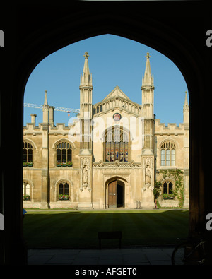 Durch den Haupteingang des Corpus Christi College der New Court und die College Chapel anzeigen Stockfoto