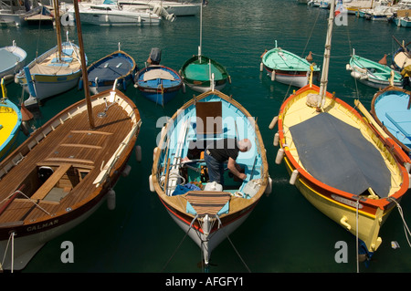 Nizza Cote d'Azur Frankreich - Boote im Hafen von Nizza Stockfoto