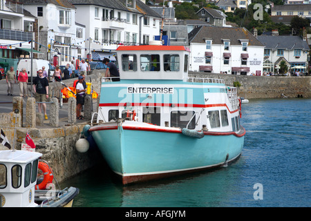 Die Flussmündung Fal Enterprise Fähre im Hafen von St. Mawes, Cornwall, UK. Stockfoto