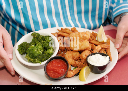 Florida Brevard County, Satellite Beach, Highway Route A1A, The Cove, Restaurant Restaurants Essen Essen Essen im Cafe Cafes Bistro, Seafood Platte Stockfoto