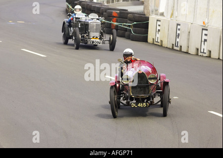 Bugatti Bressica T13 1924 und Fraser Nash TT Replica 1932 Classic Street Racing Dunedin Neuseeland Südinsel Stockfoto