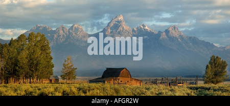 Historische Scheune auf Mornon Zeile im Grand-Teton-Nationalpark, Wyoming, USA Stockfoto