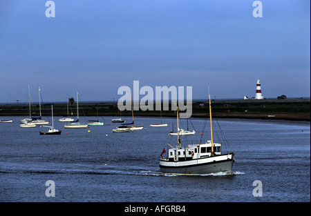 Die "Lady Florance" touristischen Motorschiff, auf dem Fluß Alde, Orfordness, Suffolk, UK Stockfoto