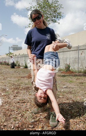 Miami Florida, Little Haiti, Community Cleanup Event, Freiwillige Freiwillige Community Service Freiwillige Arbeit Arbeiter, Teamarbeit zusammen s Stockfoto