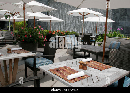 Miami Florida, Brickell Avenue, Four Seasons, Hotel, Tisch, Stuhl, Regenschirm, FL060602229 Stockfoto