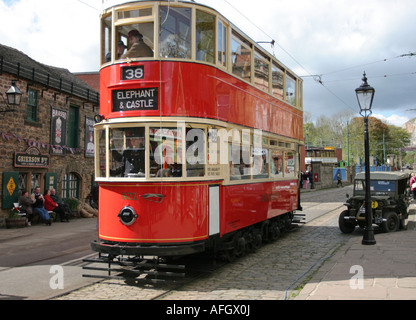 Straßenbahn Nr. 38, der Elephant &amp; Castle in London Crich Tramway Museum in Derbyshire Stockfoto