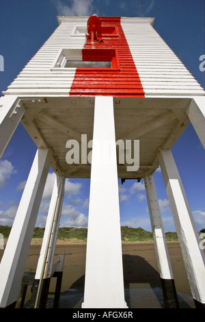 Hölzerne Leuchtturm am Burnham am Meer in Somerset Stockfoto