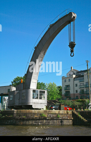 Veteran Dampf Kran in Bristol schwimmenden Hafen Stockfoto