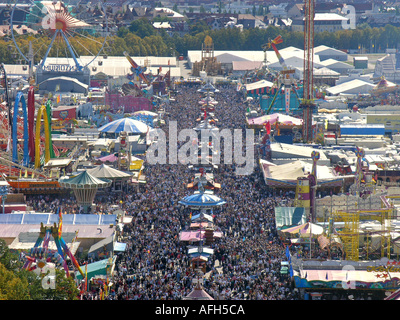 Europa Deutschland Bier Festival Oktoberfest Kirmes Luftbild aus St. Paul church Stockfoto