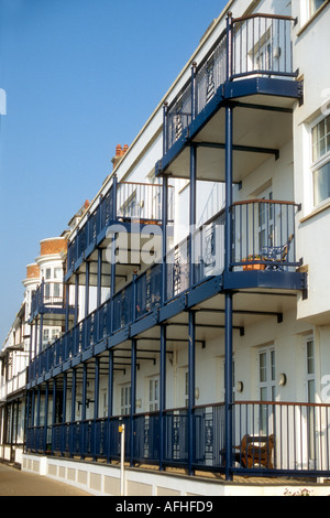 Apartments mit Balkon direkt am Meer in Sidmouth in Devon England UK Stockfoto