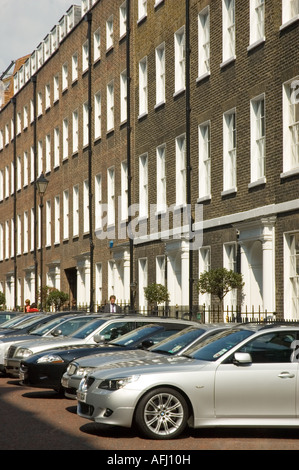 Terrassenförmig angelegten Häuser und Oberklasse in einem gehobenen Viertel, London, UK Stockfoto