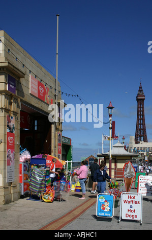 Auf Blackpool promenade Stockfoto