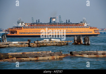 New York, Staat, New York, Stadt, Lower Manhattan, Stadt, Metropole, Battery Park, öffentliches Land, Erholung, Staten Island Fähre fährt ab NY029, Besucher reisen tr Stockfoto