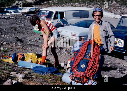 Kletterer, die Vorbereitung zum Aufstieg in den Coast Mountains entlang der pazifischen Westküste von British Columbia Kanada Stockfoto