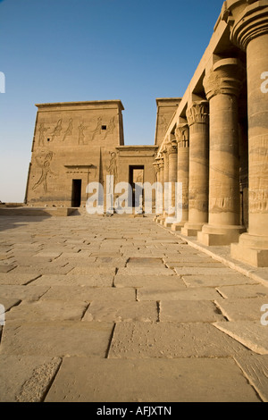 Die Tempel von Philae steht auf einer Insel im Nasser-See und ist ein beliebter Tagesausflug von Assuan, Ägypten Stockfoto