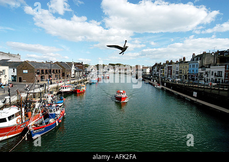 Weymouth Außenhafen von der Stadtbrücke. Stockfoto