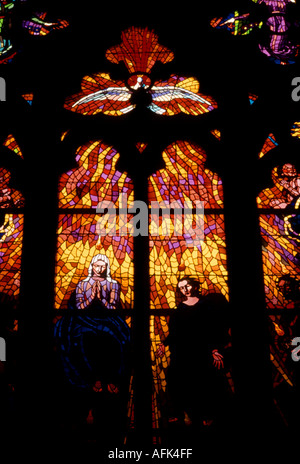 Prag, Tschechische Republik. Glasfenster im St Vitus Cathedral (Detail) Stockfoto
