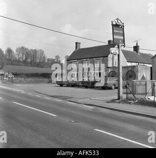 Königinnen Arme Wirtshaus Wraxhall Somerset England 1974 in 6 x 6 Stockfoto