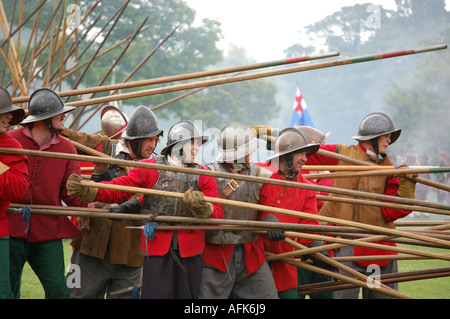 17. Jahrhundert englische Soldaten bei einem englischen Bürgerkrieg-Reenactment-event Stockfoto