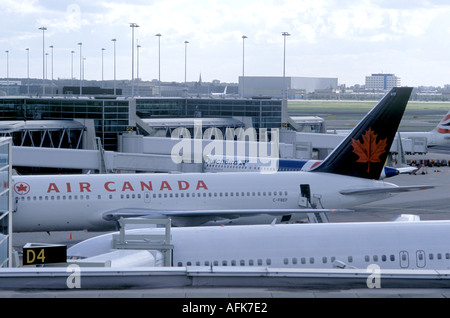 Ein Air Canada Jet am Flughafen Schiphol in Amsterdam Niederlande Stockfoto