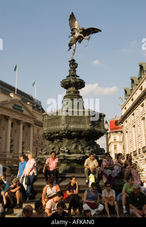 Piccadilly Circus Eros Eros-Statue Central London Touristen unter die W1-England Stockfoto