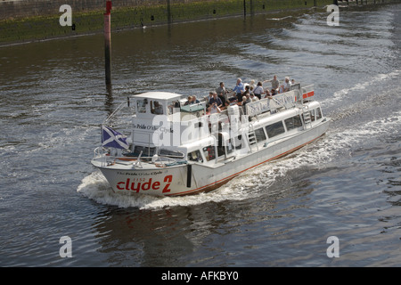 Segeln auf dem Fluss Clyde in Glasgow Stockfoto