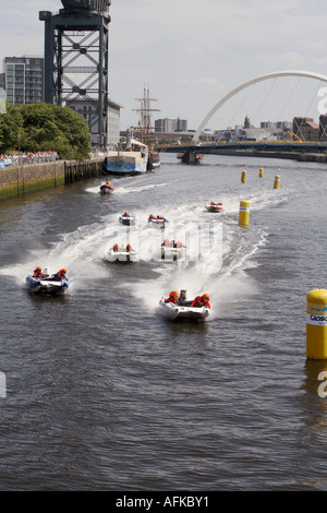 Zapcats Rennen auf dem Fluss Clyde als Bestandteil der Glasgow River Festival 2006 Stockfoto