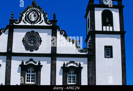 Nahaufnahme des Fa Ade der Kirche aus dem 18. Jahrhundert in Nordeste auf der Insel Sao Miguel, Azoren Stockfoto