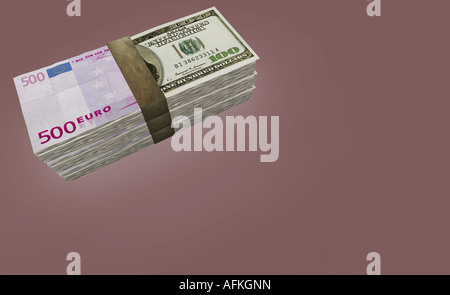 Co trat US-Dollarnoten und Euro-Banknoten Stockfoto