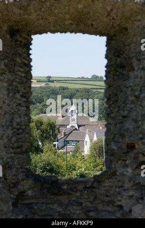 Blick auf das Dorf von der Burg Ruinen Newcastle Emlyn Carmarthenshire Wales cymru Stockfoto