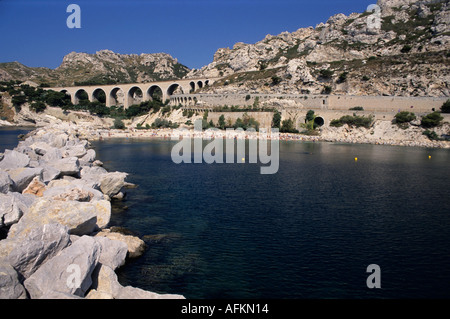 Viadukt und den Strand von Corbières, Estaque, Marseille, Frankreich. Stockfoto