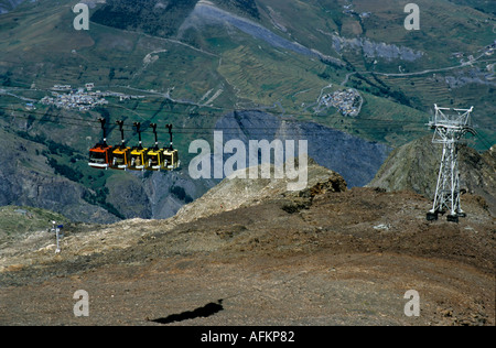 Seilbahn auf die Berglandschaft La Meije, Massif des Écrins, Französische Alpen, Frankreich reisen. Stockfoto