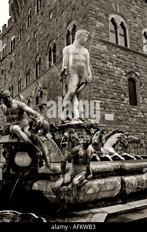 Die Statue des Neptun vor Palazzo Vecchio befindet sich in Florenz Italien Europa Stockfoto